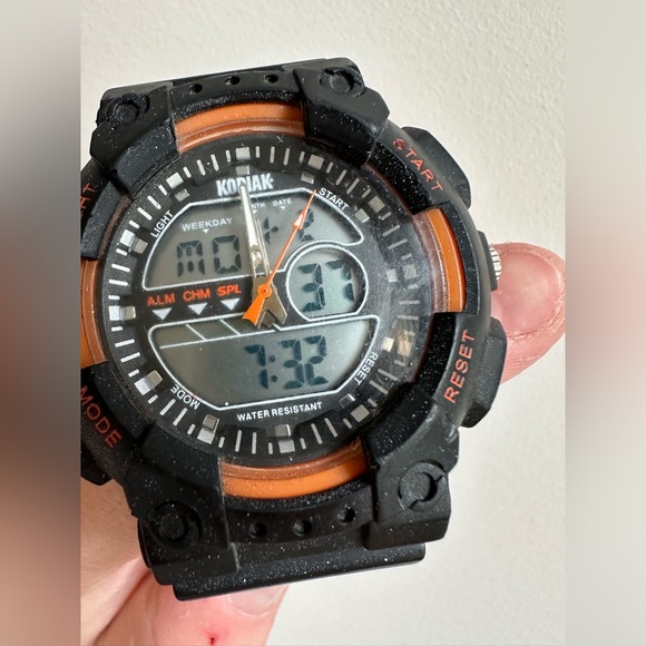 Kodiak men’s watch orange and black digital - Picture 3 of 13